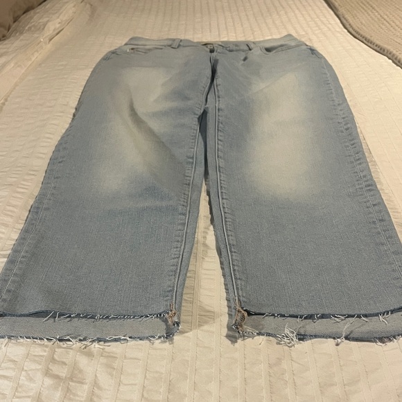 Agolde Light Wash Straight Leg Jeans 27 - Picture 3 of 9